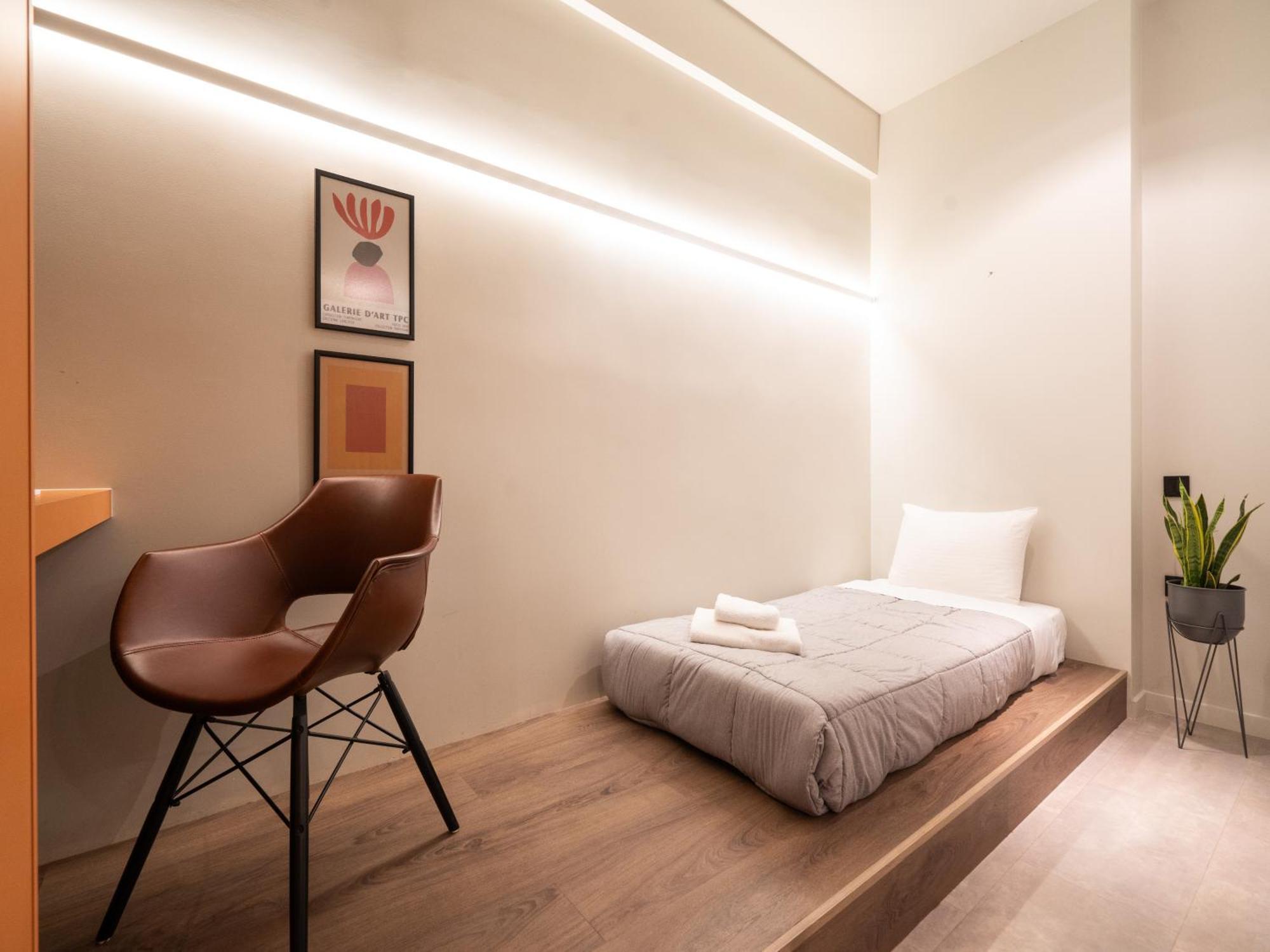 A Place 4U No6 - City Escape With Balcony Lounge & Open Living Space Atenas Exterior foto