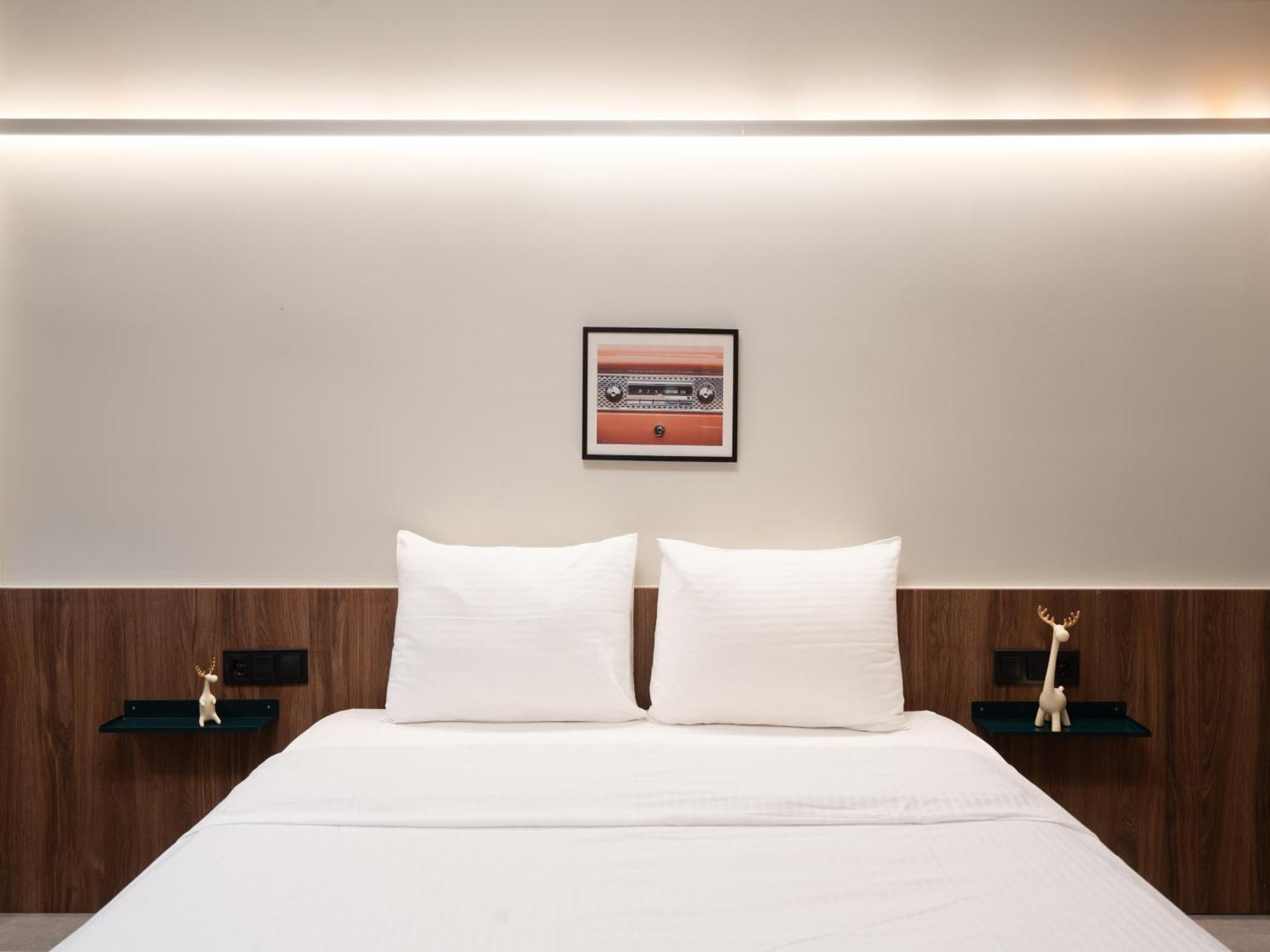 A Place 4U No6 - City Escape With Balcony Lounge & Open Living Space Atenas Exterior foto